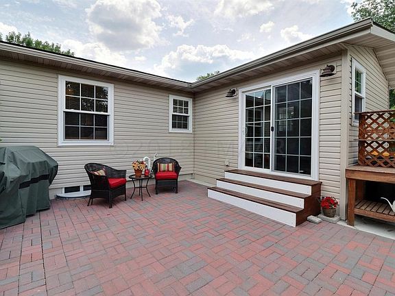 4th image of 762 11th Ave W