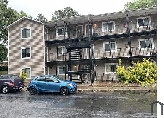 2nd image of 1309 Hudson Ave APT F16