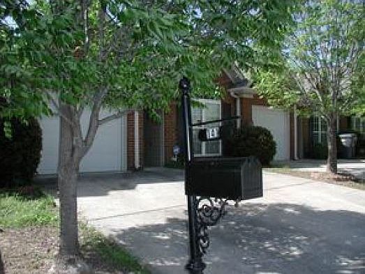 2nd image of 141 Hayesbury Ln