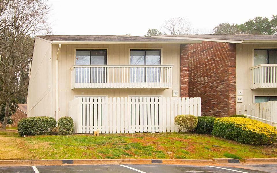 1st image of 735 Brentwood Pl