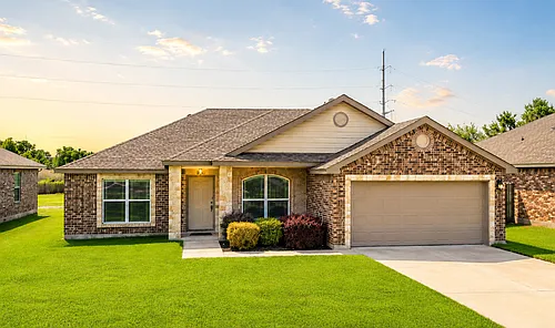 5204 Imperial Eagle Dr Photo 1