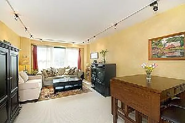 Sold by Nardoni Realty, Inc. | media 19