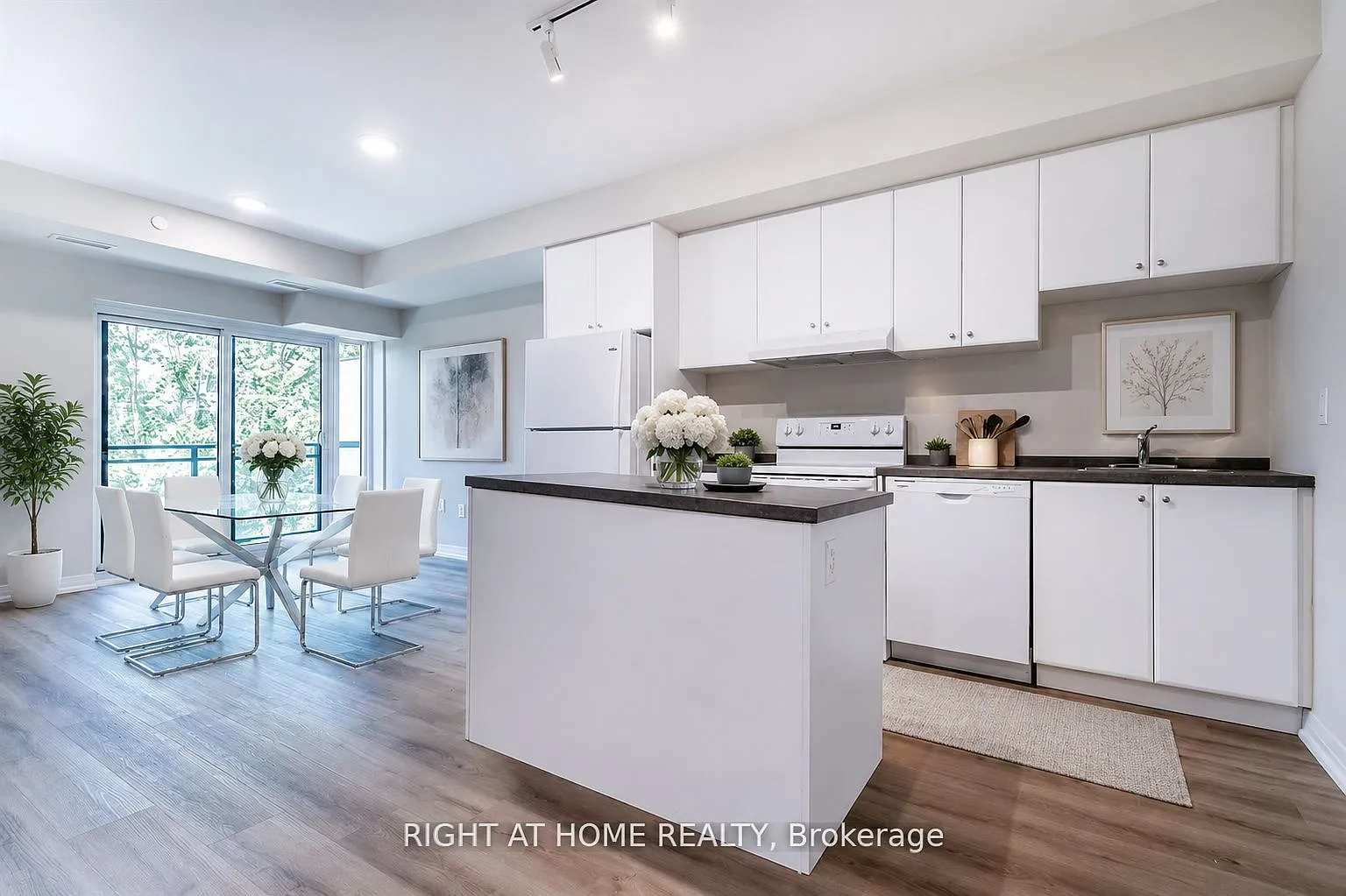 3 bed, $2,400 — Photo 1