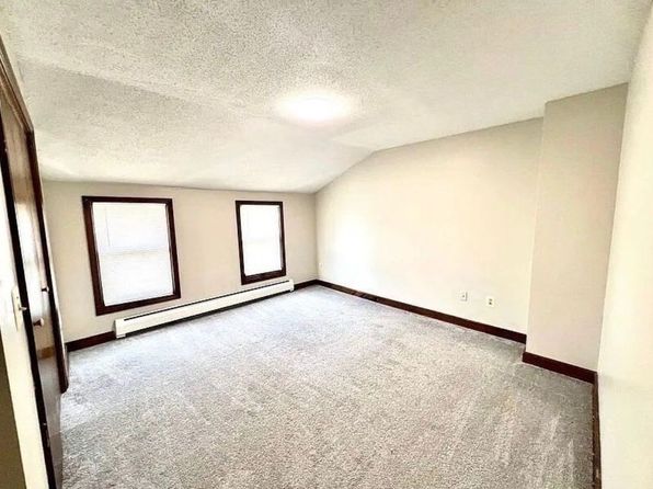 892 Saint James Ave Floor 3