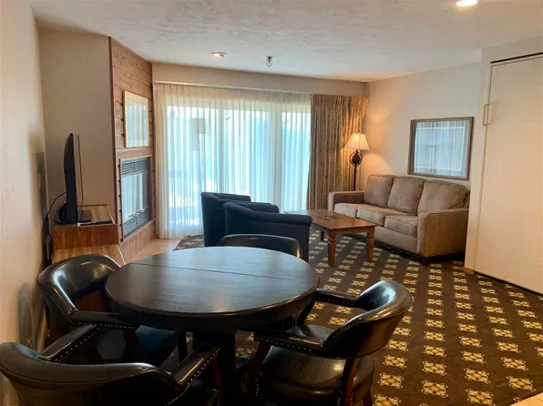 5620 Highlands Dr #521, Harbor Springs, MI 49740