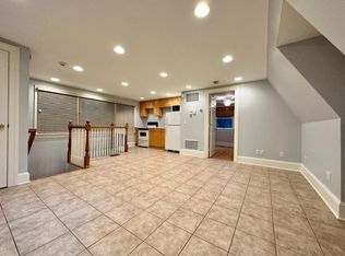 123 Chicken Valley Rd, Locust Valley, NY 11560