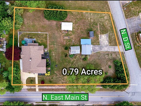 2nd image of 635 NE Main St