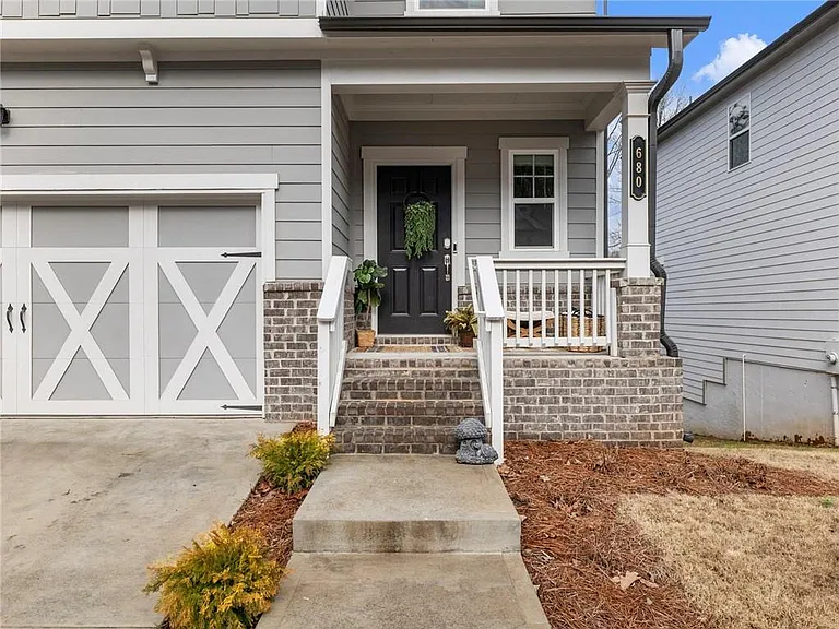 680 Groover St — Photo 35