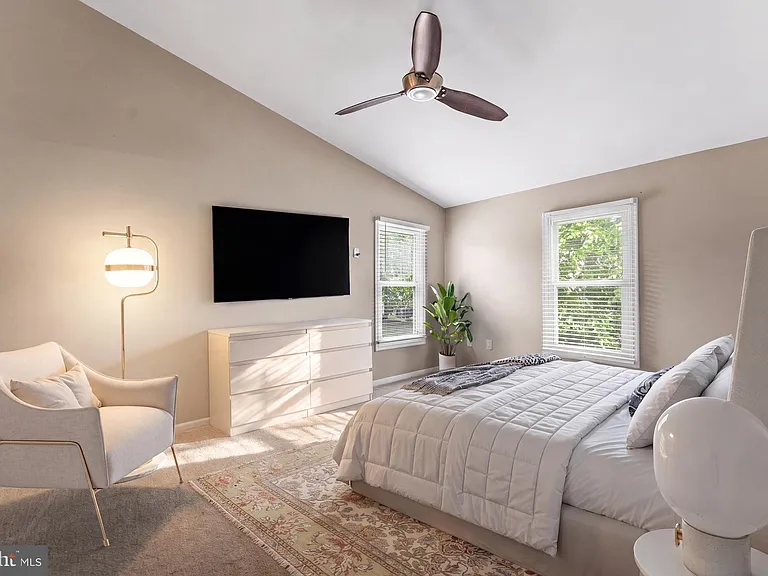 7302 Rokeby Dr — Photo 22