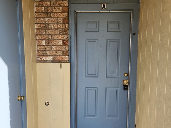 2nd image of 900 Ticonderoga Dr APT A