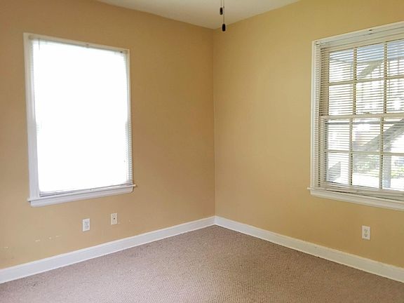2nd image of 121 Lake Morton Dr APT 1