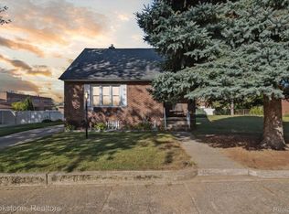 6181 Drexel St, Dearborn Heights, MI 48127
