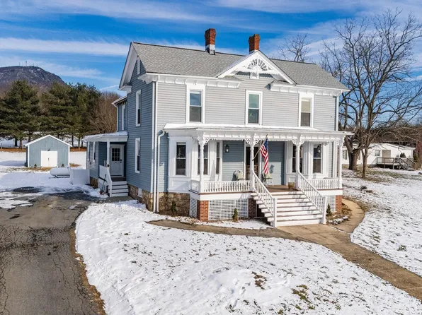 5459 Penn Laird Dr, Penn Laird, VA 22846