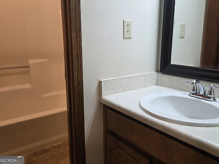 8437 Pineland Dr — Photo 17