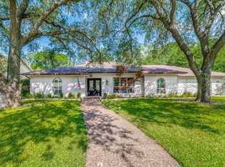 4200 Ridglea Country Club Dr, Benbrook, TX 76126