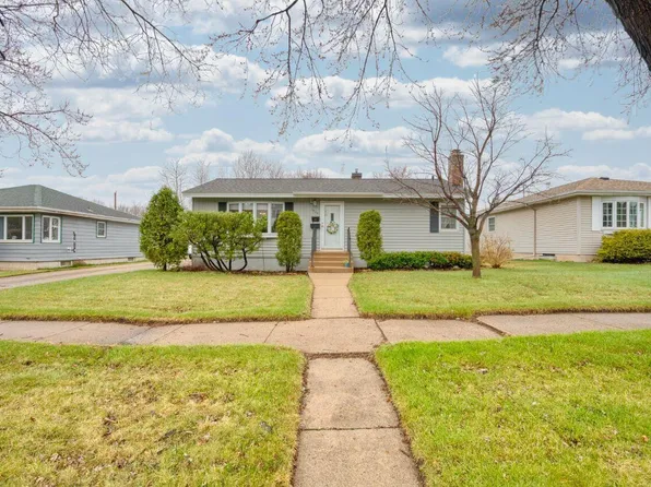 1609 16th Ave E, Hibbing, MN 55746