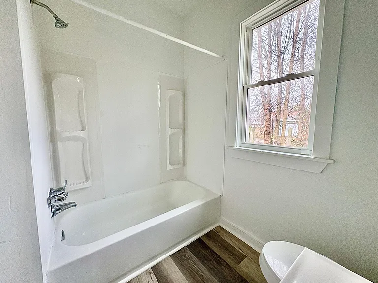 2117 Bertrand St — Photo 14