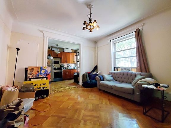 2nd image of 988 Bergen St #1B