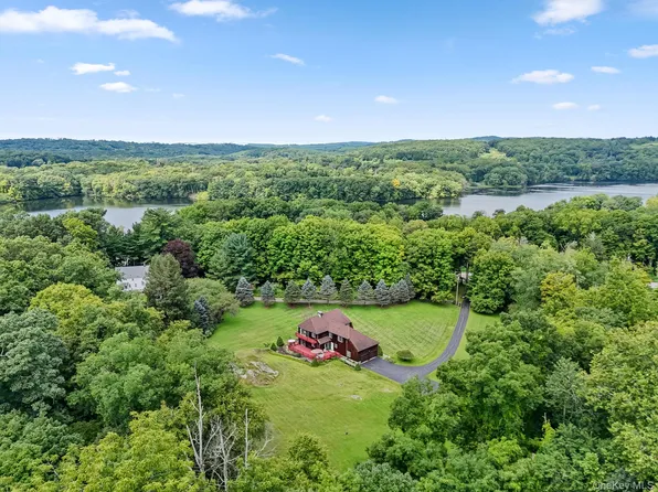 361 Rte 22, Goldens Bridge, NY 10526