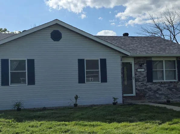 1612 Summit View Dr, Holts Summit, MO 65043