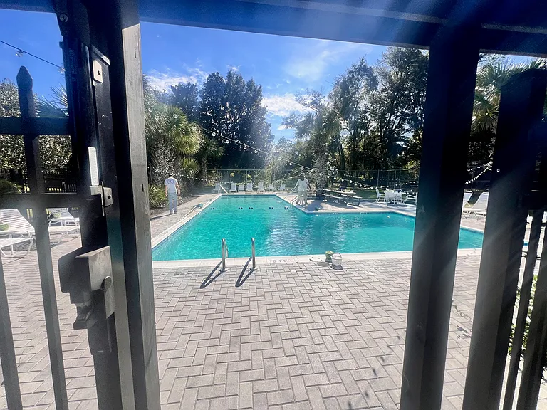 734 Harbor Ln — Photo 24