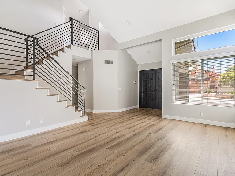 493 Messina Pl — Photo 2