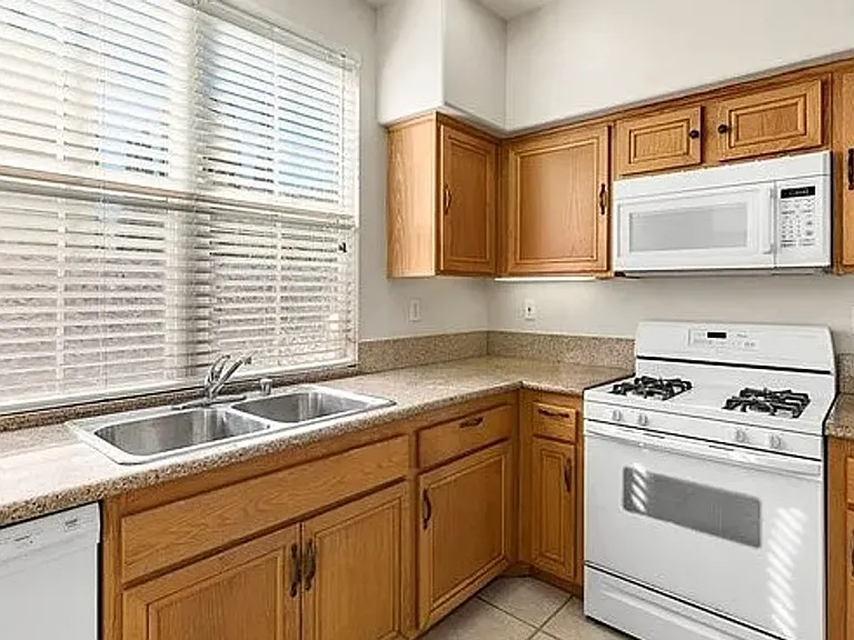 308 Bella Terra — Photo 4