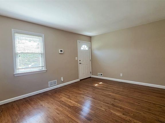5th image of 231 Linden Place