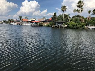 822 Chipaway Dr, Apollo Beach, FL 33572