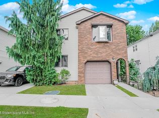 100 Marisa Cir, Staten Island, NY 10309
