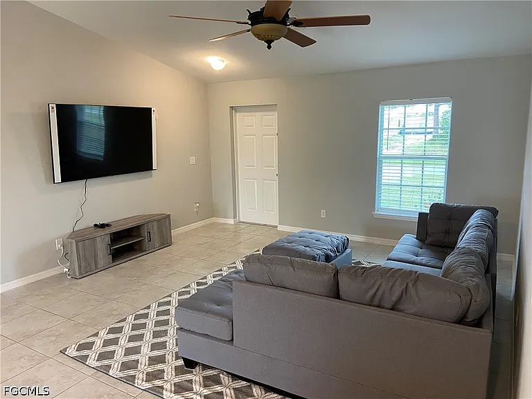 2837 NW 24th Ave — Photo 13