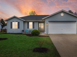 1182 Center St, Hartford, WI 53027
