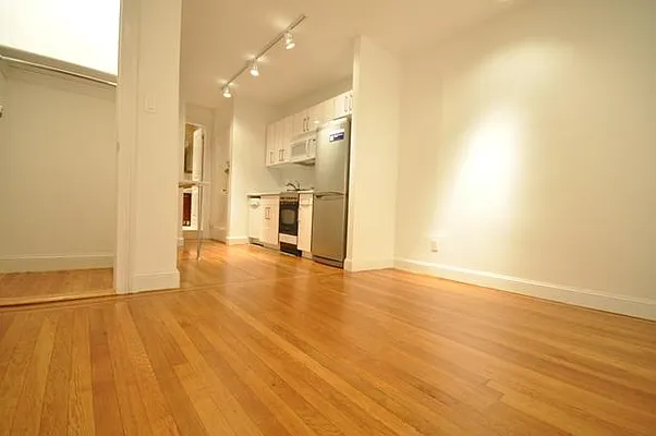 Rented by Keller Williams NYC | media 8