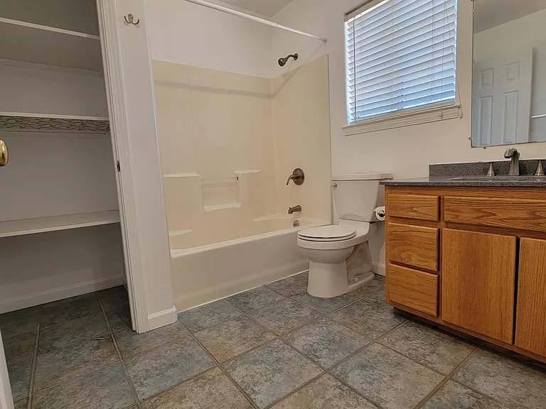928 Yuba Dr — Photo 10