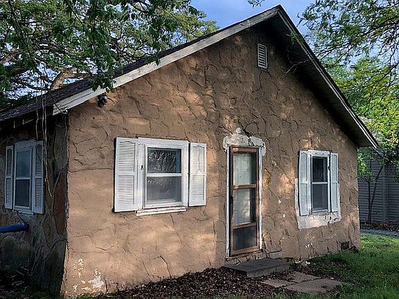 2nd image of 522 S College Ave