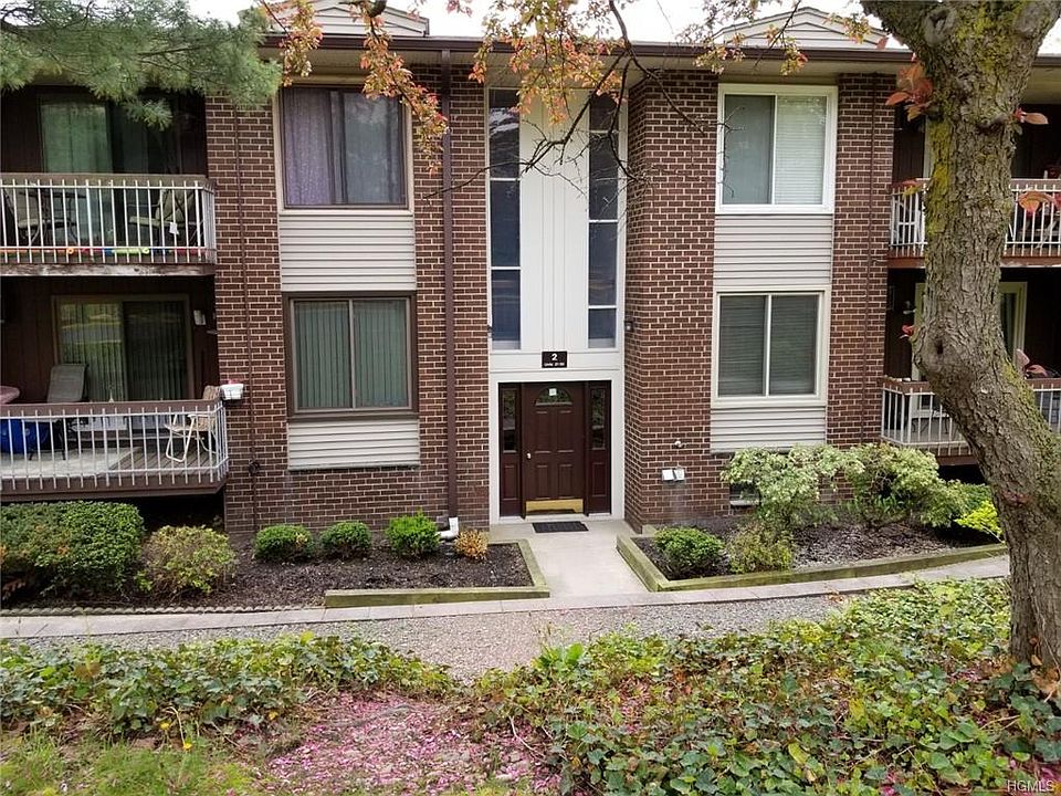 1st image of 24 Country Club Ln