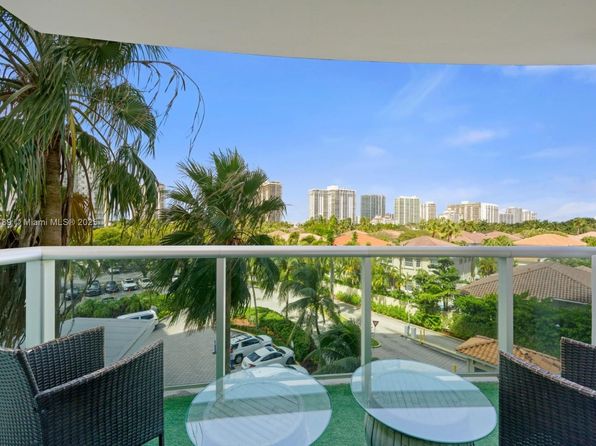 19370 Collins Ave APT 422