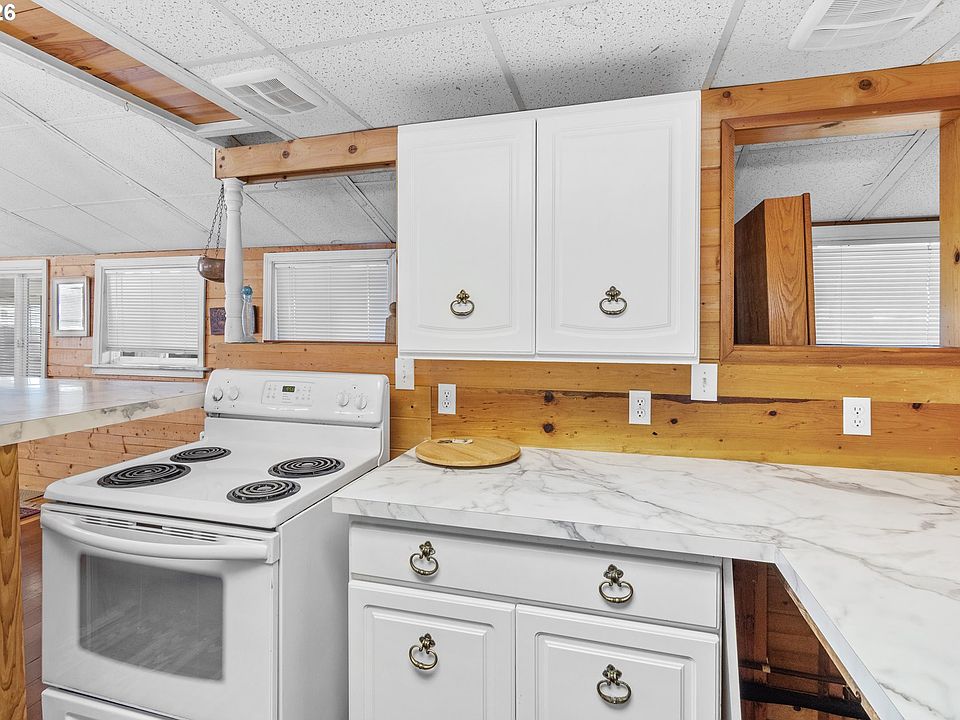 18th image of 2901 NE Marine Dr