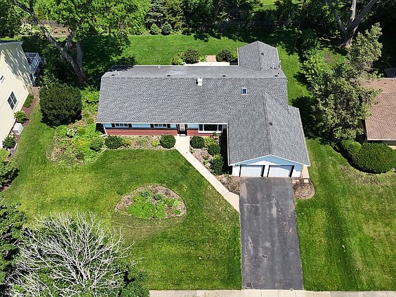 5th image of 325 E Hawthorne Blvd