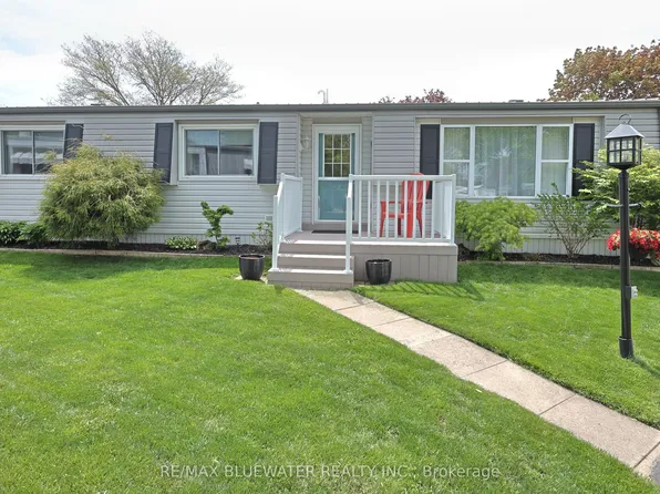 209 Biltmore Dr, South Huron, ON N0M 1T0