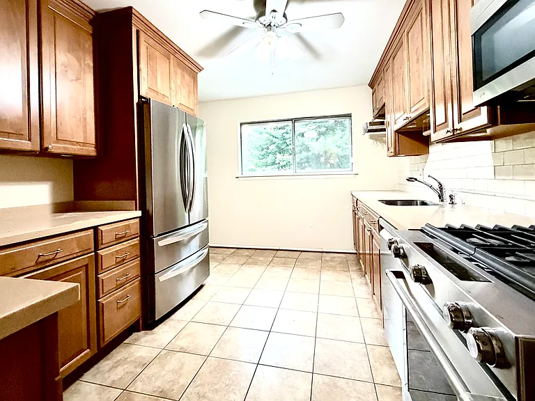 804 Cypress Beach Rd — Photo 6