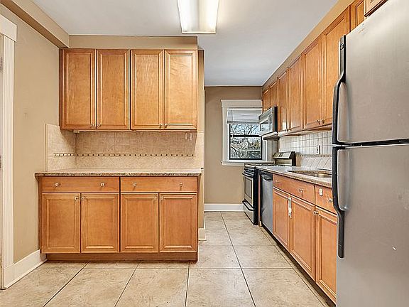 4th image of 1001 Norwood Ave APT 4