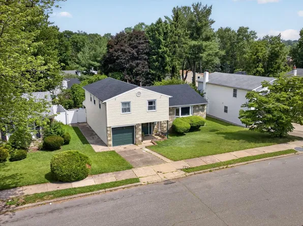 463 Pinewood Rd, Philadelphia, PA 19116
