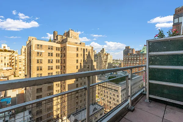 Sold by Compass | media 7