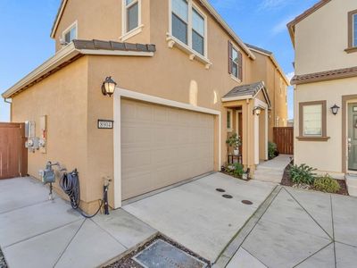 8904 Upbeat Way, Elk Grove, CA, 95757