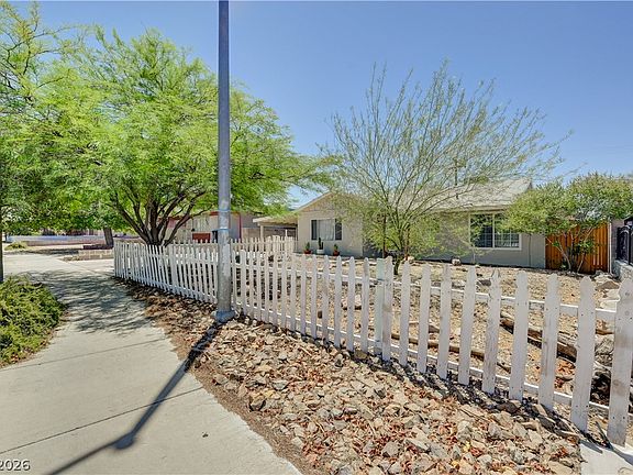 5th image of 849 Center St