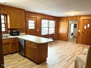 3 bed, 2.0 bath, 1550 sqft, $2,300 — Photo 2
