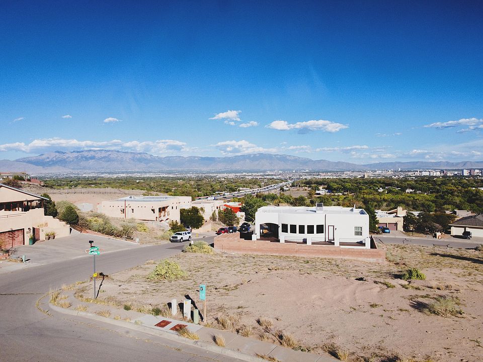 2nd image of 1756 Cliffside Dr NW