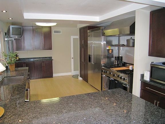 5th image of 3823 Charthouse Cir