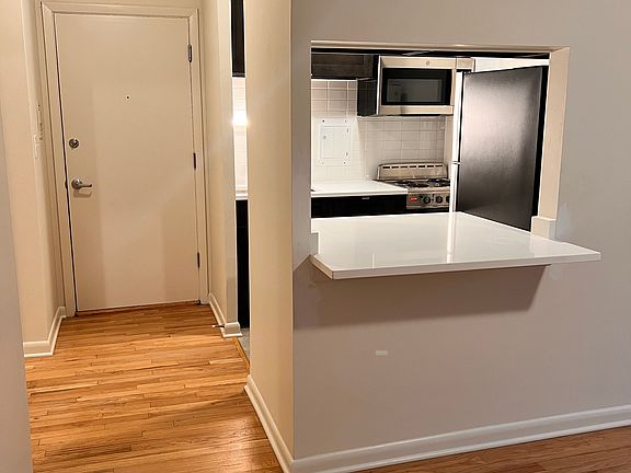 4th image of 6010 N Winthrop Ave APT 201